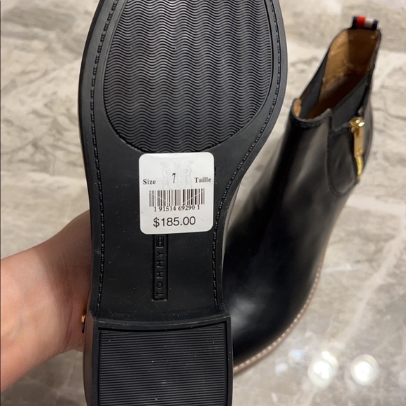 Tommy Hilfiger boots - Picture 3 of 3